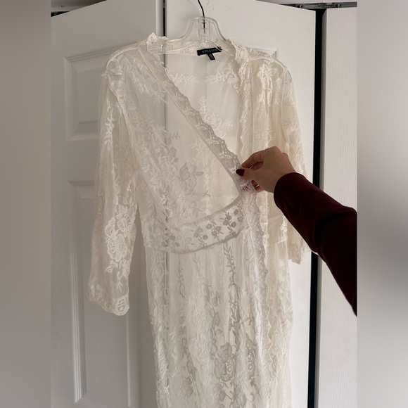 Lace beach kimono - Picture 6 of 10